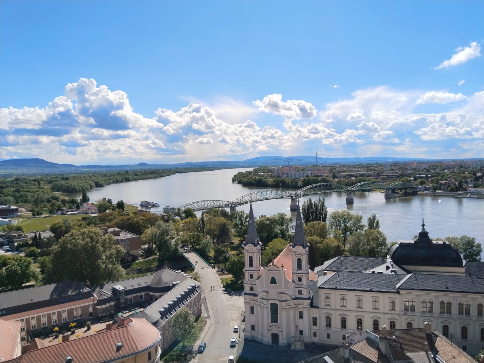 Blick ber Esztergom